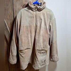 A Winlit New York genuine leather reversible coat in a size large. Heavy Warm